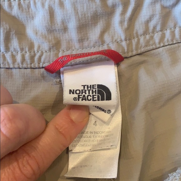 The North Face shorts! Too big for me...light wear - Picture 4 of 4